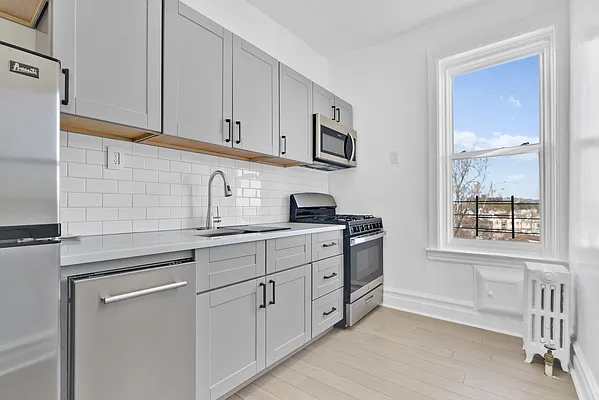 Sold by Mitra Hakimi Realty Group, LLC | media 14