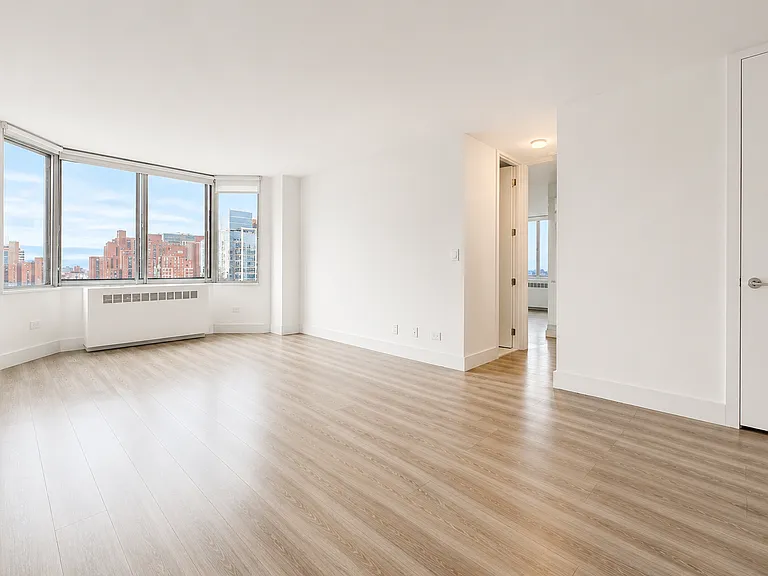 1735 York Ave #30G — Photo 3