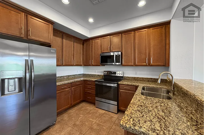10260 E White Feather Ln #2015