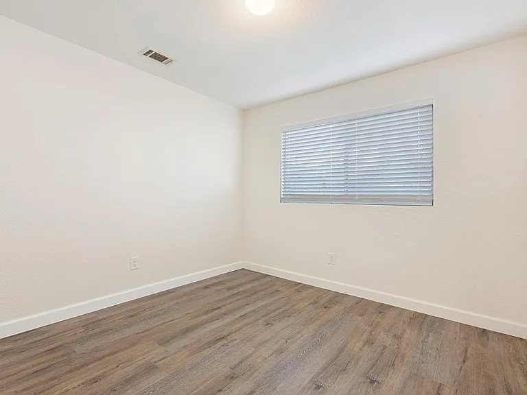 1501 S 40th St #A — Photo 15