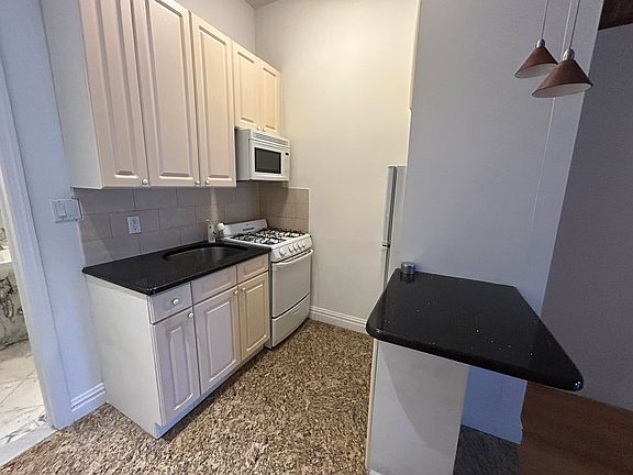4th image of 1748 1st Ave APT 16
