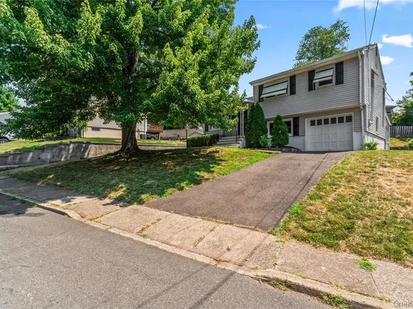 6 Valley View Terrace, Suffern, NY 10901