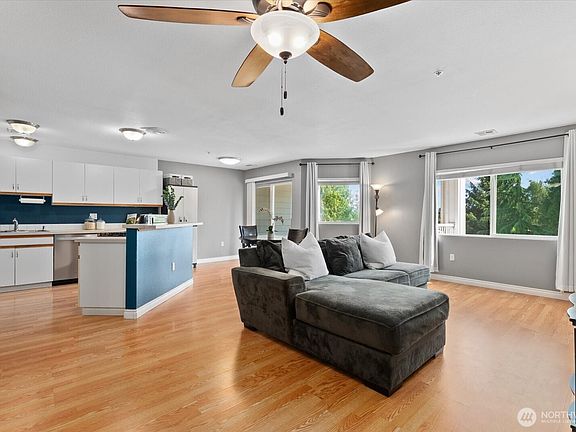 3rd image of 1318 37th Street #1408