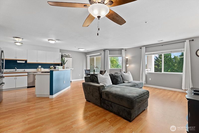 3rd image of 1318 37th Street #1408