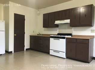 32 Northeast St APT 3A, Woonsocket, RI 02895