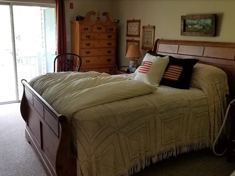 393 Independence Dr — Photo 2