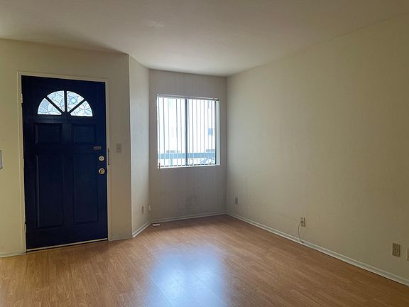 2nd image of 914 E Wilson Ave APT 8