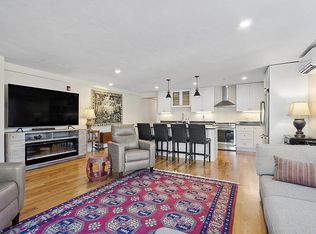 21 Brewster St APT 3, Portsmouth, NH 03801