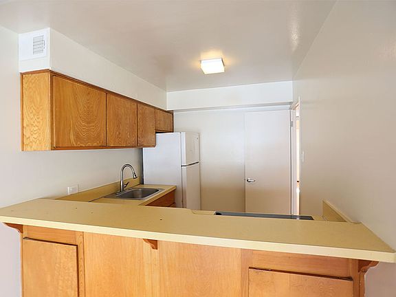 5th image of 2819 Jackson St APT 202