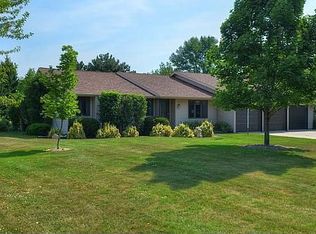 W1458 Meadow View Ct, Oostburg, WI 53070