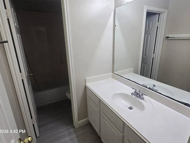 7239 Foxbrook Dr — Photo 16