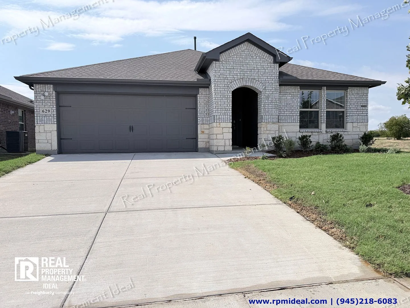 4 bed, 3.0 bath, 2089 sqft, $2,199 — Photo 2