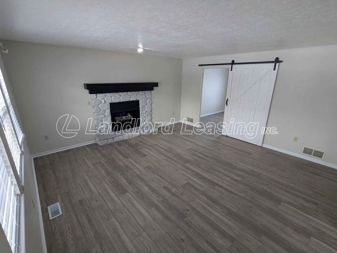 Charming Colonial with Modern Updates in a Quiet Cul-de-Sac — Photo 3
