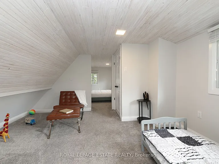 27 Sycamore Pl — Photo 24