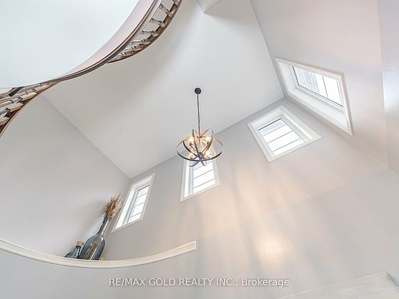 4th image of 30 Fulmer Rd