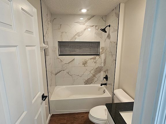 3rd image of 1060 Moosehead Dr