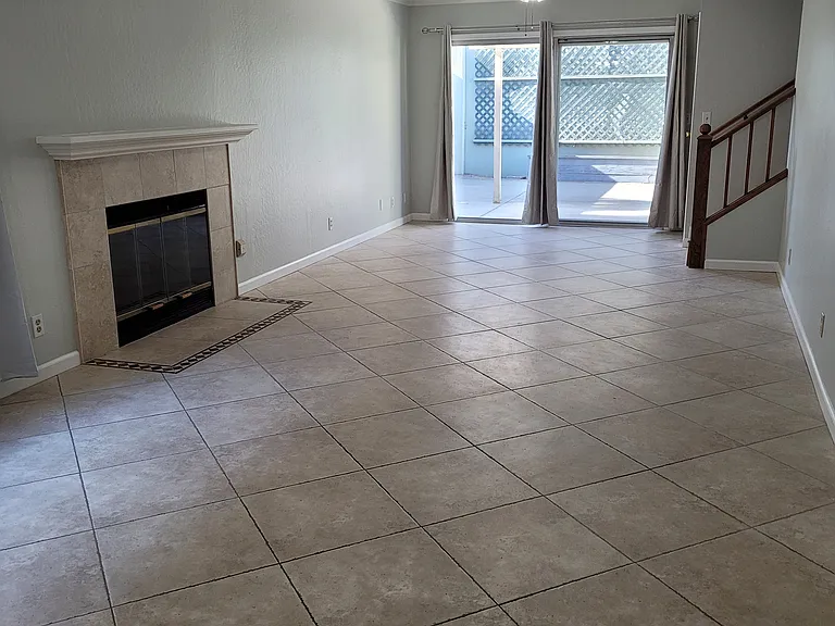 621 Bryan Ave — Photo 10