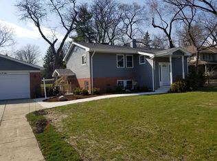 2106 Cargill Dr, Northbrook, IL 60062