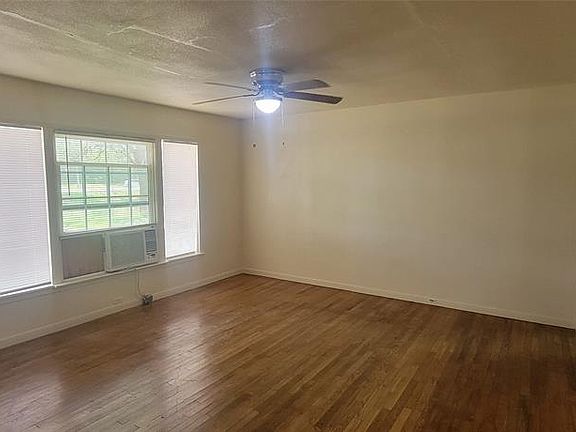 3rd image of 108 E Highway 114