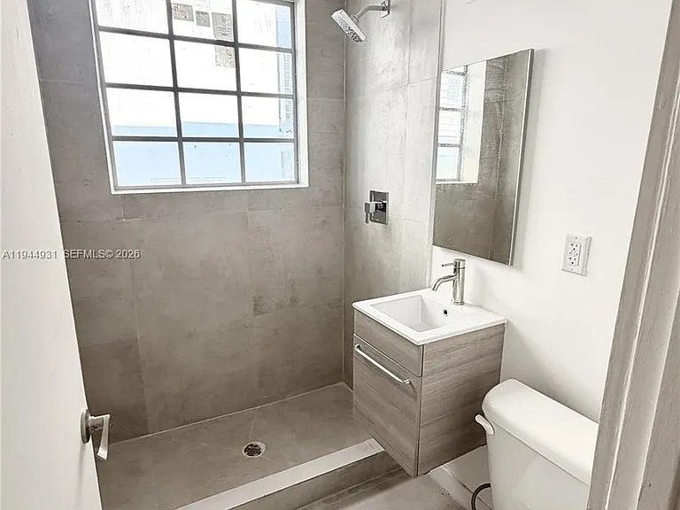 1525 Euclid Ave #12 — Photo 7
