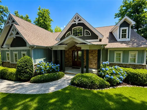 541 Riverstone Dr, Salem, SC 29676