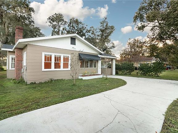 2nd image of 1119 E Edgewood Dr