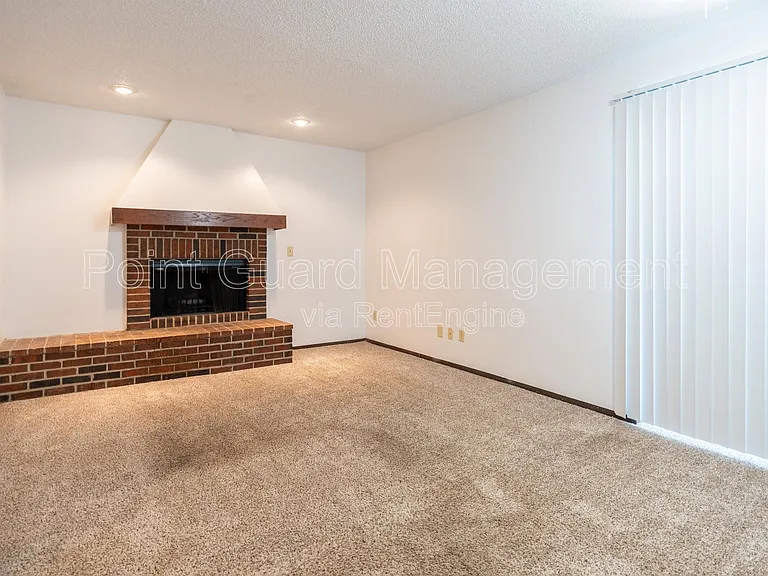 844 N Waco Ave — Photo 20