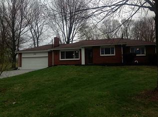 102 Arrowhead Dr, Beaver Falls, PA 15010