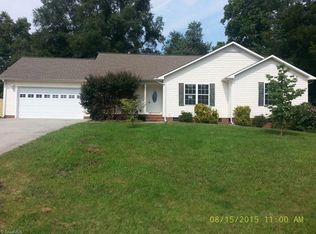 1 Braxton Ln, Thomasville, NC 27360