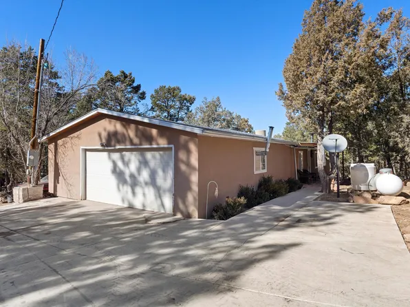 27 Tina Rd, Edgewood, NM 87015