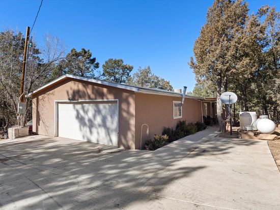 27 Tina Rd, Edgewood, NM 87015