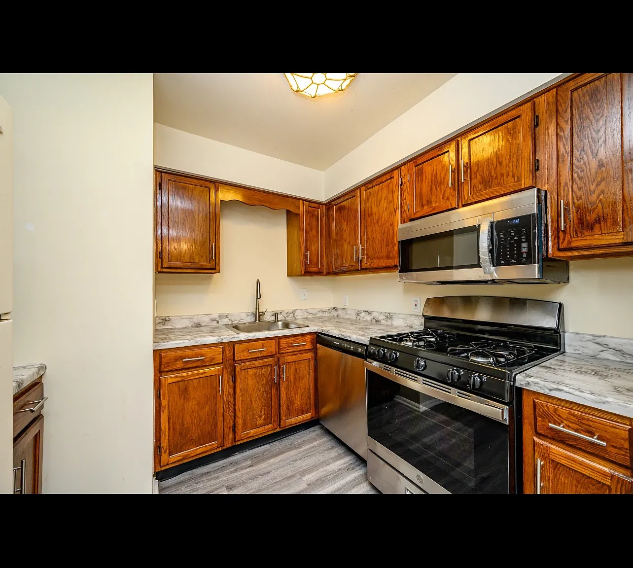 2 bed, 875 sqft, $2,250 — Photo 4