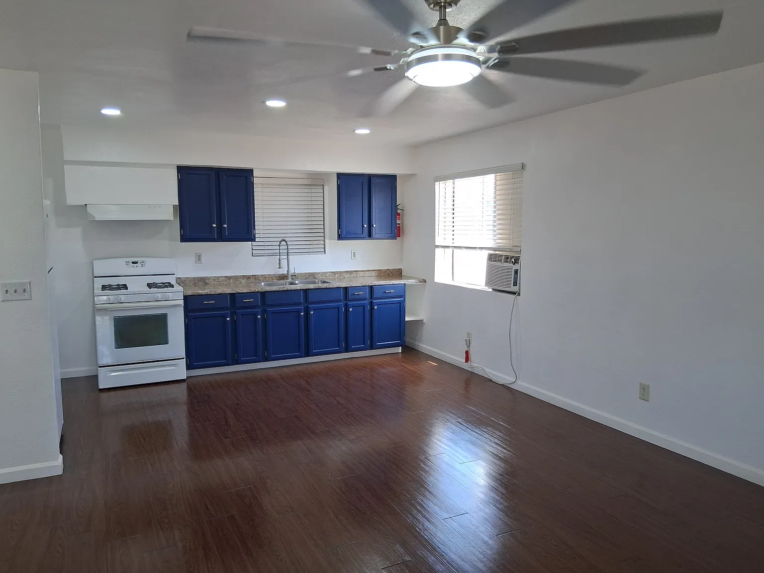 16742 Teresa St — Photo 3