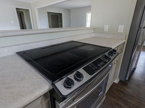 5th image of 2205 Briarcliff Dr