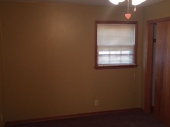 3rd image of 4 Chipwood Dr