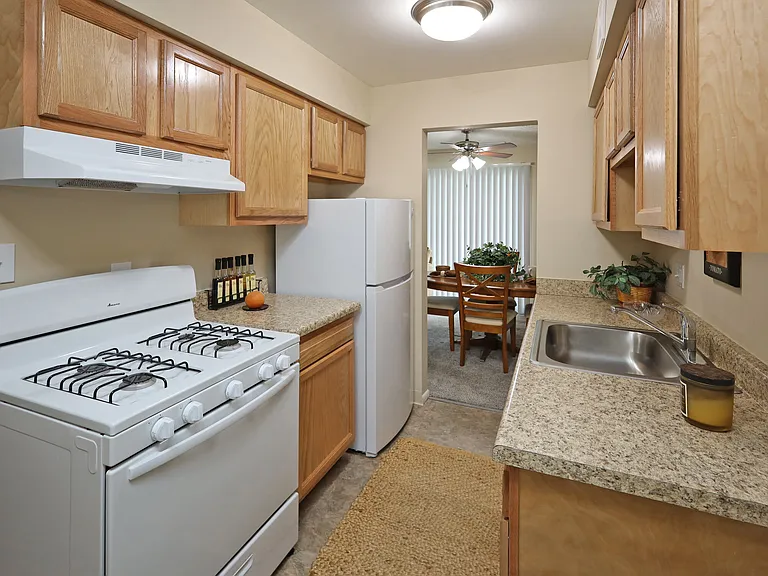 Willoughby Hills Towers — Photo 5