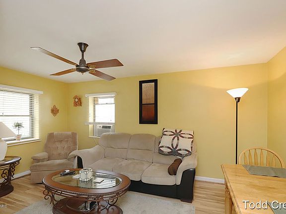 4th image of 2338 Powers Ave NW