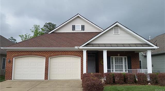 1st image of 4404 Village Garden Cir