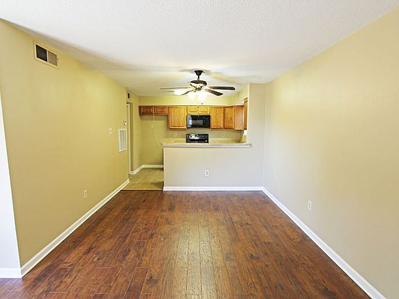 3rd image of 742 Fairfax Dr #106