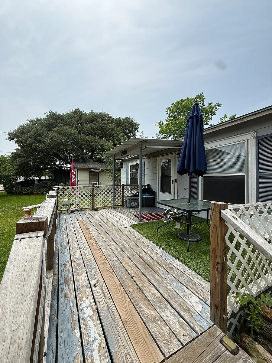 Building Photo - 200 Bizzell St
