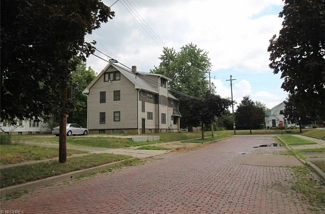 Building Photo 3