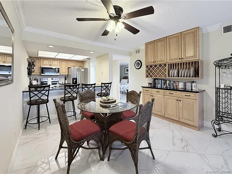 40 NE Plantation Rd #304 — Photo 4