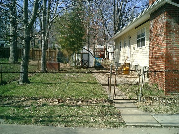 REAR FENCED YARD