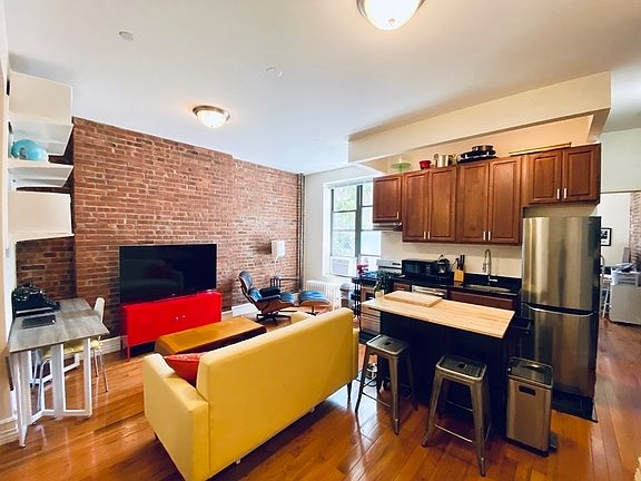 2nd image of 24 W 88th St APT 2A