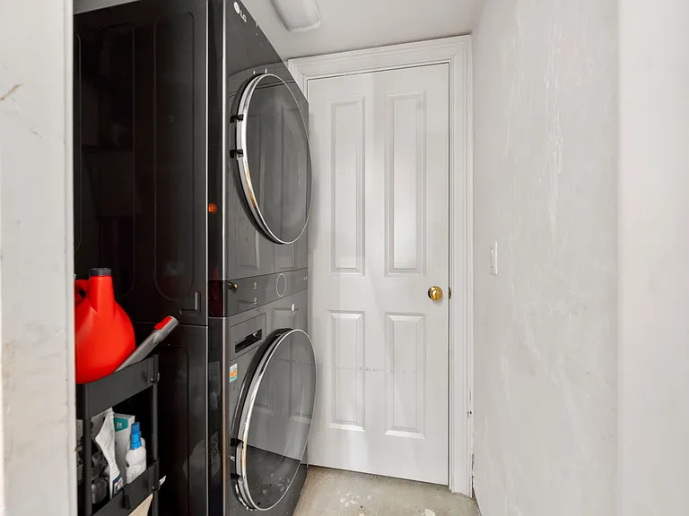 509 E 8th St #1 — Photo 22