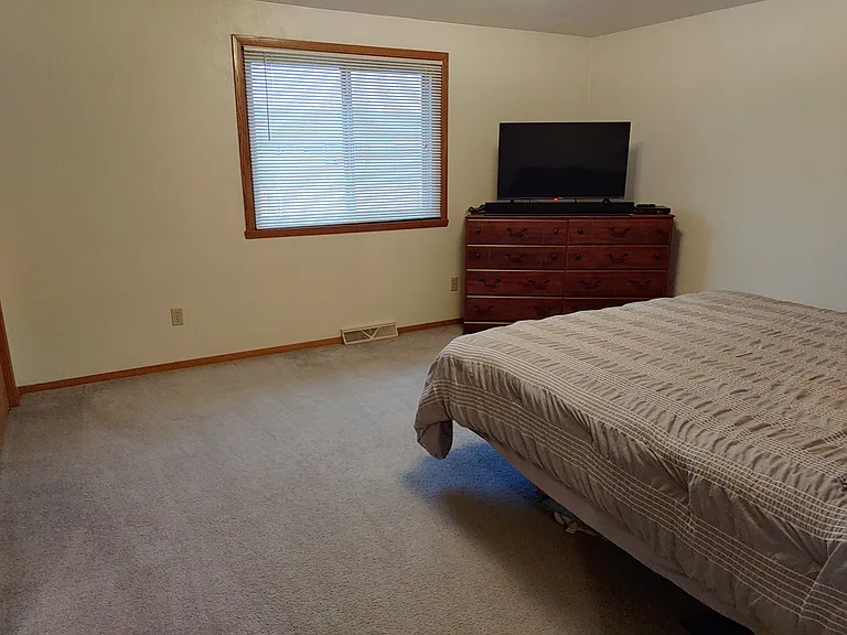 3506 E River Dr — Photo 7