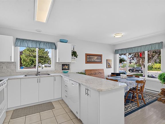 4th image of 454 Morison Ave #24