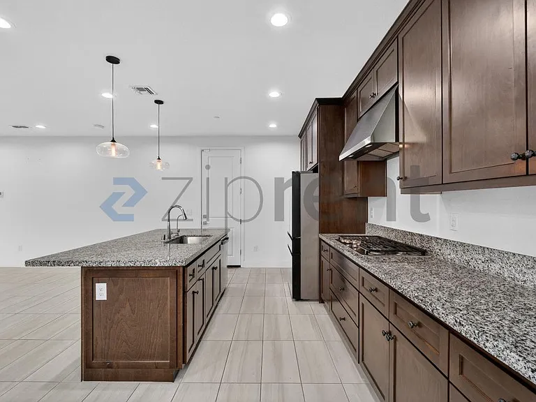 665 N Amarone Dr — Photo 13