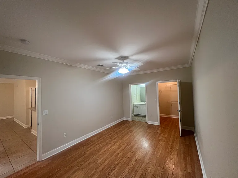 4441 Burbank Dr #906 — Photo 2
