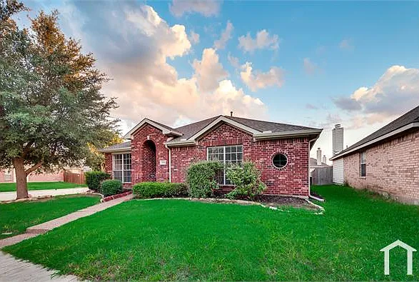 5201 Crossvine Ln — Photo 1
